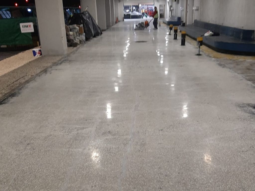 Trabajo de hormigón pulido en Granada.